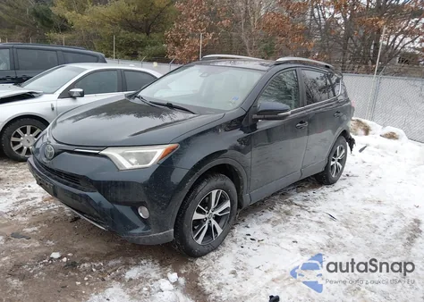 2018 Toyota Rav4 Xle z USA, uszkodzony, nr VIN 2T3RFREV3JW750262
